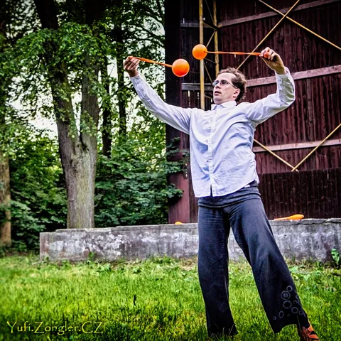 Poi - Yufi.Zongler.CZ